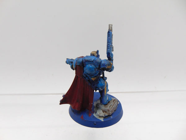 Primaris Captain in Phobos Armour