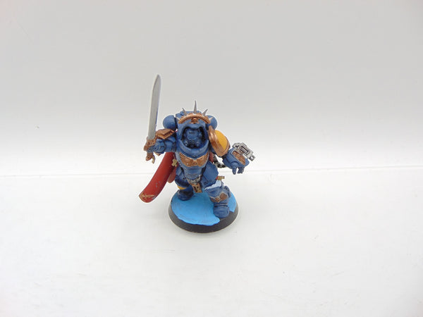 Primaris Captain in Gravis Armour