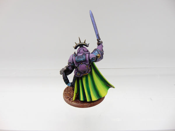 Primaris Captain in Gravis Armour