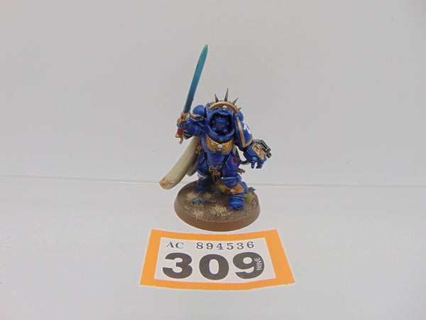 Primaris Captain in Gravis Armour